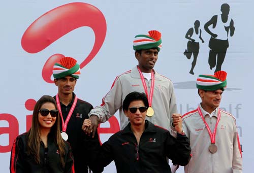 27 नवंबर 2011: तस्वीरों में देखें दिनभर की बड़ी खबरें | पढ़ें