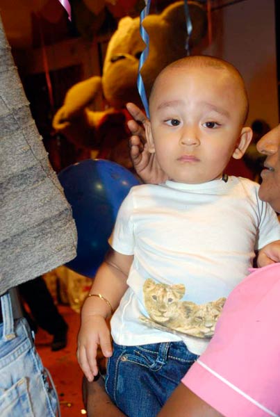 पार्टी में मान्यता संग इकरा-शहरान । मान्यता की पार्टी