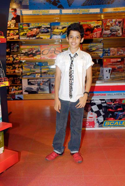 पार्टी में मान्यता संग इकरा-शहरान । मान्यता की पार्टी