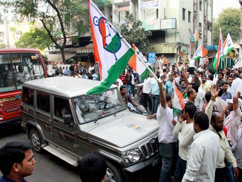 देखें युवक ने शरद पवार को कैसे मारा थप्‍पड़ | वीडियो