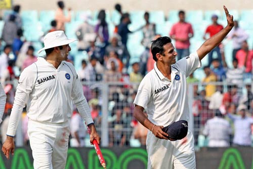 कोलकाता टेस्ट पर टीम इंडिया का कब्जा | पढ़ें