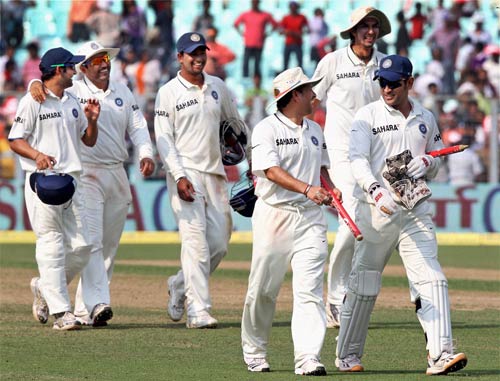 कोलकाता टेस्ट पर टीम इंडिया का कब्जा | पढ़ें