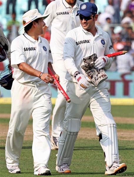 कोलकाता टेस्ट पर टीम इंडिया का कब्जा | पढ़ें