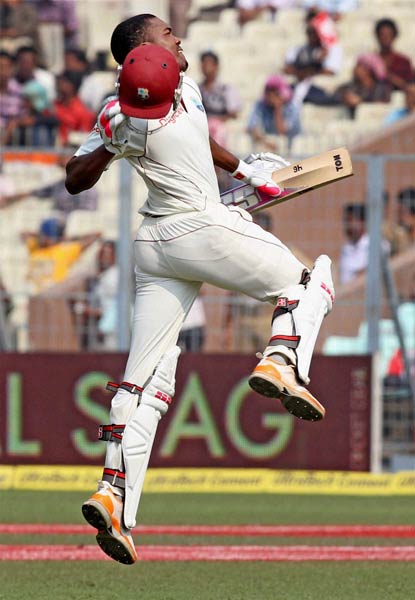 कोलकाता टेस्ट पर टीम इंडिया का कब्जा | पढ़ें