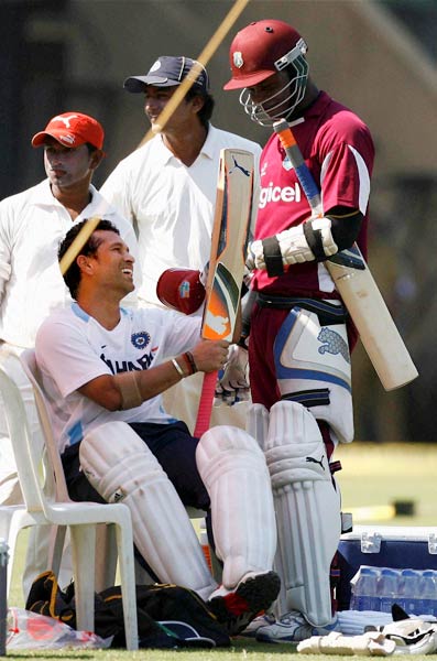 मुंबई की जमीं को सचिन के शतक का इंतजार