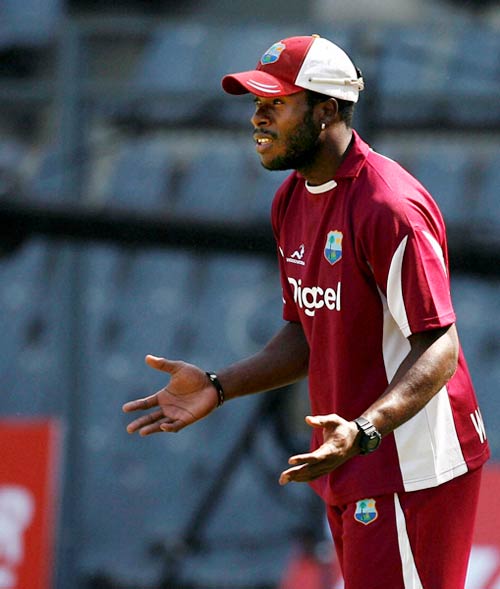 मुंबई की जमीं को सचिन के शतक का इंतजार