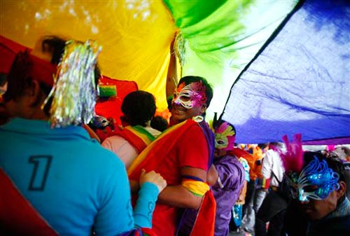 दिल्‍ली में निकला समलैंगिकों का प्राइड परेड