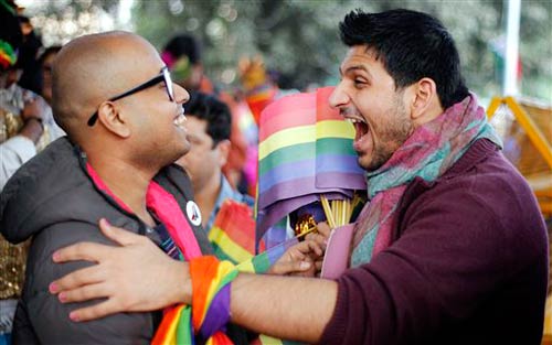 दिल्‍ली में निकला समलैंगिकों का प्राइड परेड