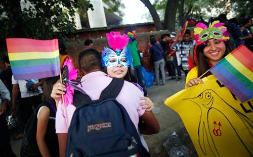 दिल्‍ली में निकला समलैंगिकों का प्राइड परेड