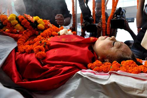 नहीं रही लेखिका इंदिरा गोस्‍वामी... | प्रोफाइल: इंदिरा गोस्‍वामी