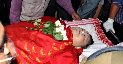 नहीं रही लेखिका इंदिरा गोस्‍वामी... | प्रोफाइल: इंदिरा गोस्‍वामी