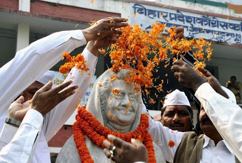 19 नवंबर 2011: तस्‍वीरों में देखें दिनभर की बड़ी खबरें | पढ़ें