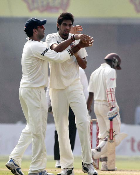 दूसरे दिन रहा वेस्‍टइंडीज का दबदबा...