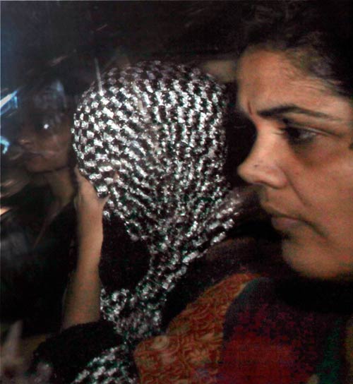 25 नवंबर 2011: तस्वीरों में देखें दिनभर की बड़ी खबरें | पढ़ें