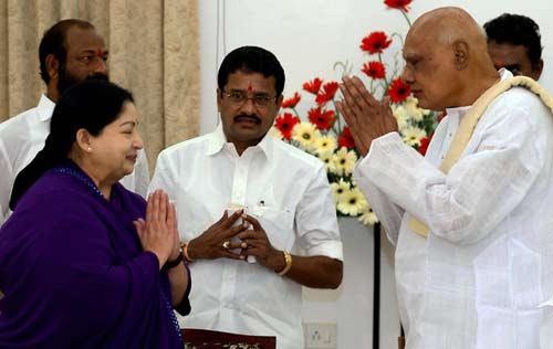 6 नवंबर 2011: तस्‍वीरों में देखें दिनभर की बड़ी खबरें | पढ़ें