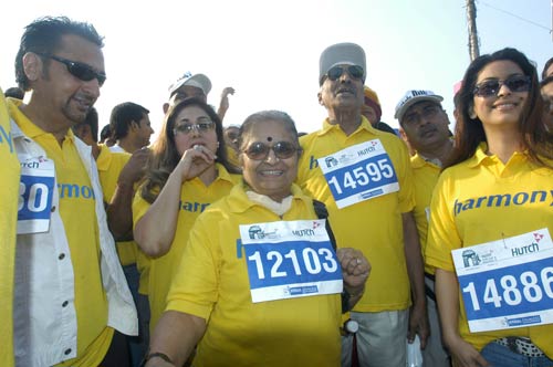 देखें जूही चावला की अनदेखी तस्‍वीरें...| सेक्‍सी सिल्‍क स्मिता