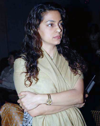 देखें जूही चावला की अनदेखी तस्‍वीरें...| सेक्‍सी सिल्‍क स्मिता