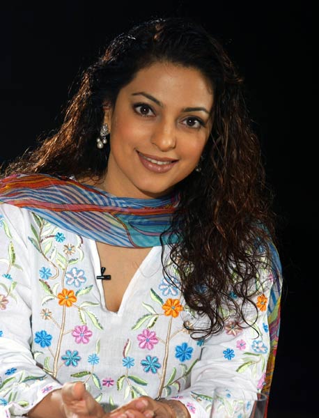 देखें जूही चावला की अनदेखी तस्‍वीरें...| सेक्‍सी सिल्‍क स्मिता