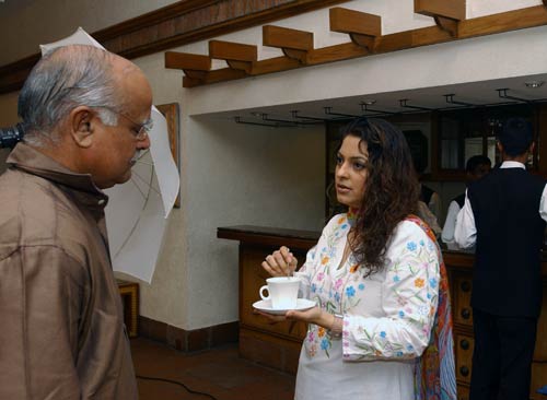 देखें जूही चावला की अनदेखी तस्‍वीरें...| सेक्‍सी सिल्‍क स्मिता