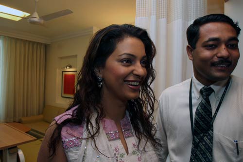 देखें जूही चावला की अनदेखी तस्‍वीरें...| सेक्‍सी सिल्‍क स्मिता