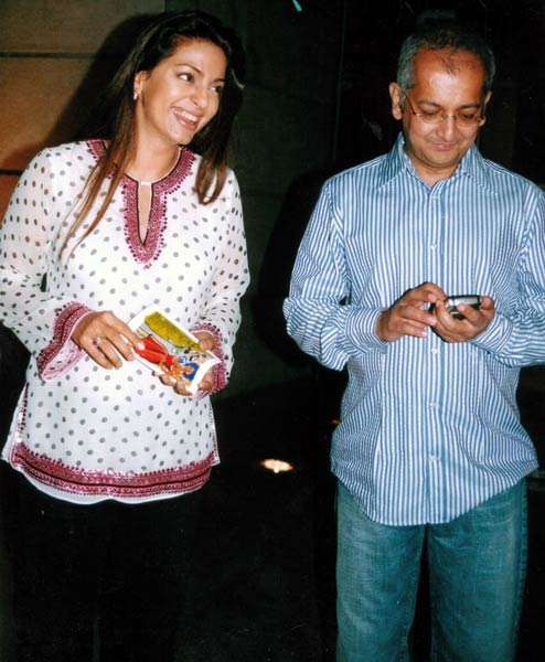 देखें जूही चावला की अनदेखी तस्‍वीरें...| सेक्‍सी सिल्‍क स्मिता