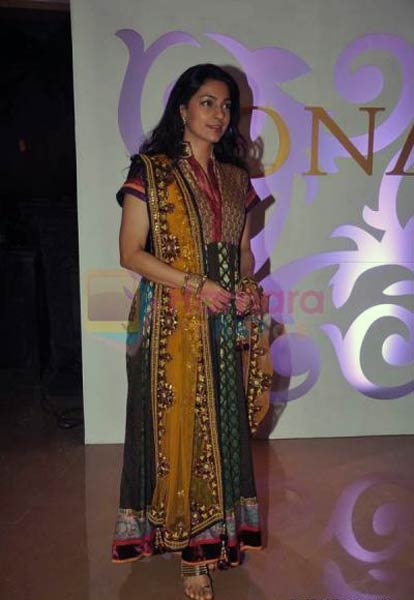 देखें जूही चावला की अनदेखी तस्‍वीरें...| सेक्‍सी सिल्‍क स्मिता