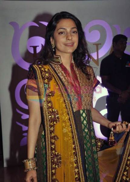 देखें जूही चावला की अनदेखी तस्‍वीरें...| सेक्‍सी सिल्‍क स्मिता