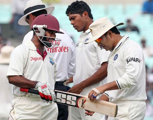 16 नवंबर 2011: तस्‍वीरों में देखें दिनभर की बड़ी खबरें  | पढ़ें