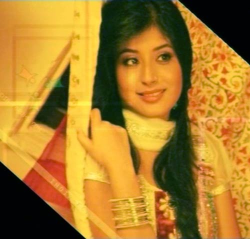 कृतिका कामरा भी हुई टॉपलेस...|   कश्‍मीरा हुईं टॉपलेस