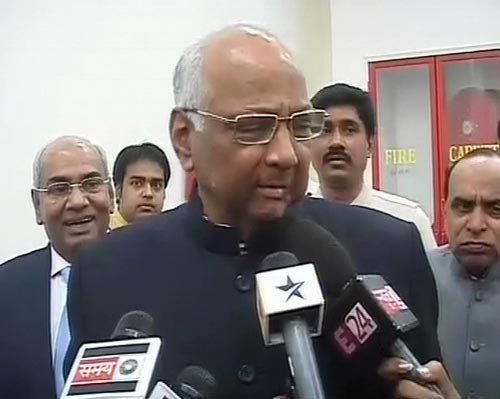 देखें युवक ने शरद पवार को कैसे मारा थप्‍पड़ | वीडियो