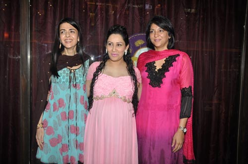 बॉलीवुड की हॉट-हॉट मम्मियां | ऐश्‍वर्या को मातृत्‍व सुख