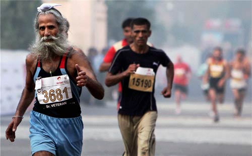 दिल्ली हाफ मैराथन के अनोखे रंग