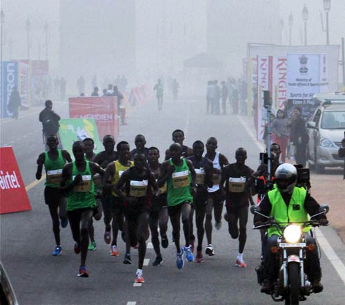 दिल्ली हाफ मैराथन के अनोखे रंग