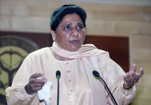 26 नवंबर 2011: तस्वीरों में देखें दिनभर की बड़ी खबरें | पढ़ें