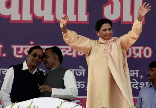 27 नवंबर 2011: तस्वीरों में देखें दिनभर की बड़ी खबरें | पढ़ें