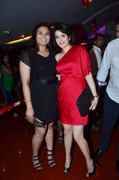 फिल्‍म 'मिले ना मिले हम' का प्रीमियर  | कंगना की अदा