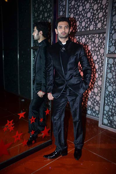 फिल्‍म 'मिले ना मिले हम' का प्रीमियर  | कंगना की अदा