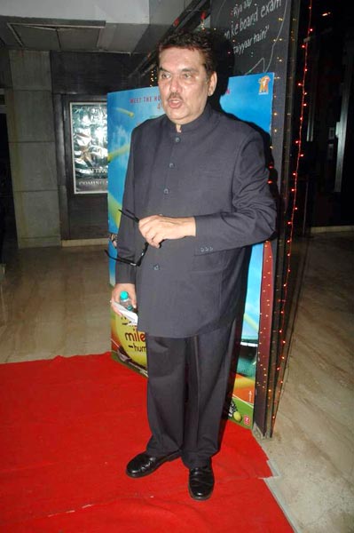 फिल्‍म 'मिले ना मिले हम' का प्रीमियर  | कंगना की अदा