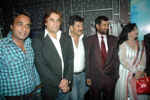 फिल्‍म 'मिले ना मिले हम' का प्रीमियर  | कंगना की अदा