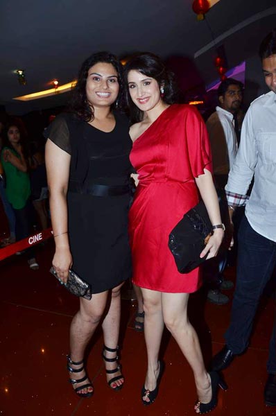 फिल्‍म 'मिले ना मिले हम' का प्रीमियर  | कंगना की अदा