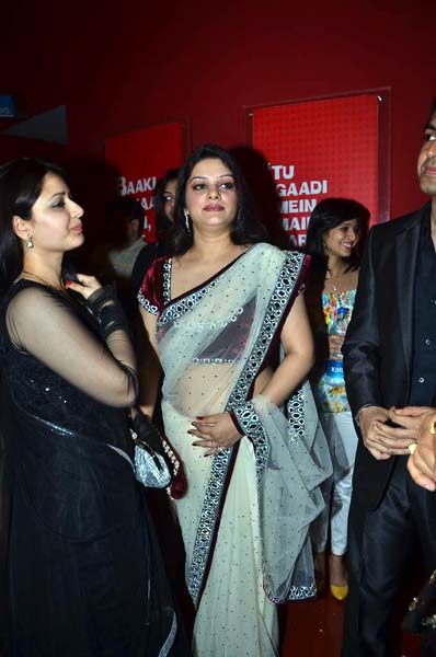 फिल्‍म 'मिले ना मिले हम' का प्रीमियर  | कंगना की अदा