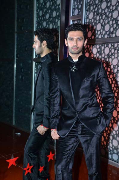 फिल्‍म 'मिले ना मिले हम' का प्रीमियर  | कंगना की अदा