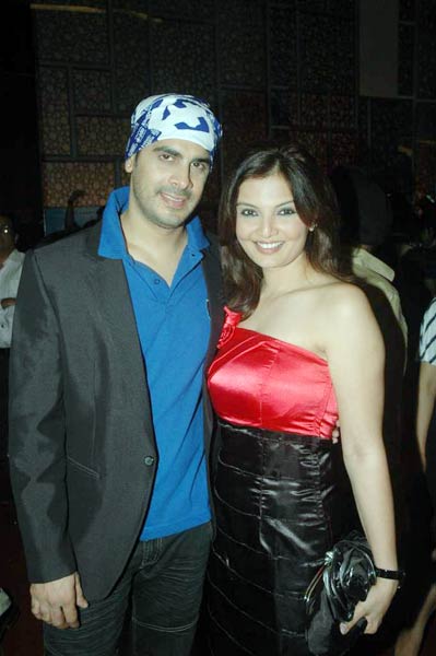 फिल्‍म 'मिले ना मिले हम' का प्रीमियर  | कंगना की अदा