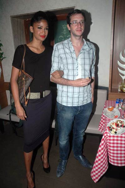 मिस मालिनी की पार्टी में परियां...| सेक्‍सी सिल्‍क स्मिता