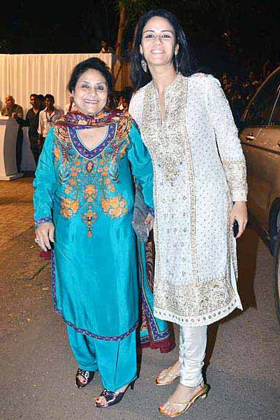 बोमन ईरानी के बेटे की रिसेप्शन पार्टी... | बोल्‍ड होती बालाएं... 