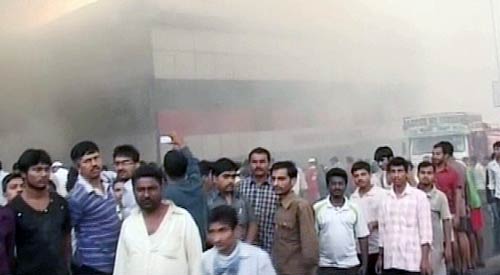 मुंबई के मार्केटिंग कॉम्‍प्‍लेक्‍स में भयंकर आग