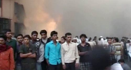 मुंबई के मार्केटिंग कॉम्‍प्‍लेक्‍स में भयंकर आग