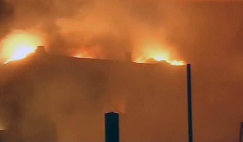 मुंबई के मार्केटिंग कॉम्‍प्‍लेक्‍स में भयंकर आग