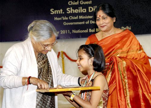 24 नवंबर 2011: तस्वीरों में देखें दिनभर की बड़ी खबरें | पढ़ें