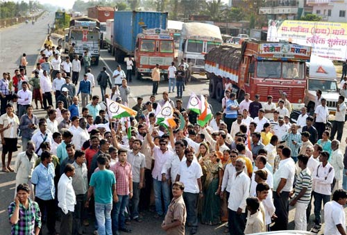 देखें युवक ने शरद पवार को कैसे मारा थप्‍पड़ | वीडियो